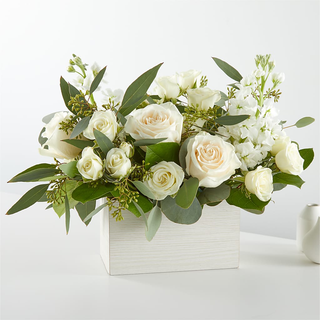 Fresh Linen Box Bouquet – Loop Flower Studio, Chicago IL