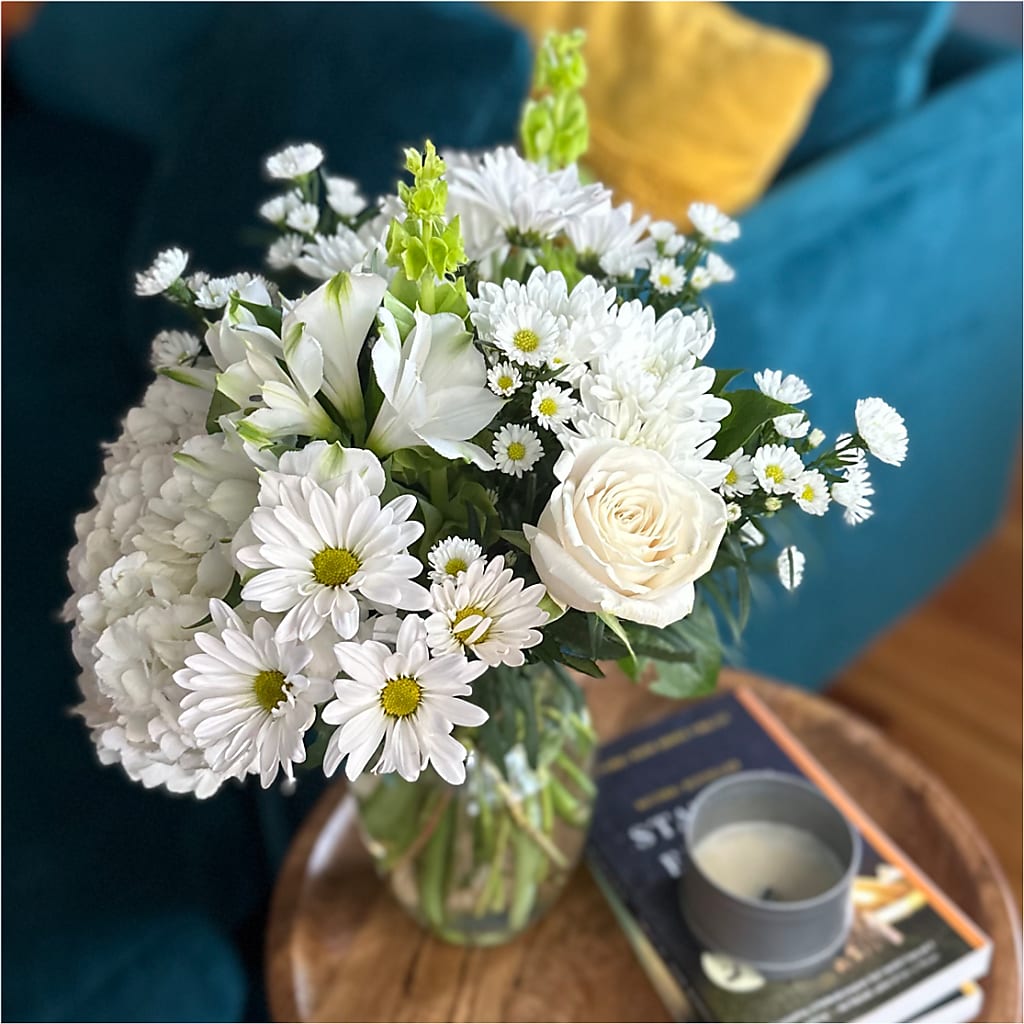 Classic Ivory – A Florist Original – Loop Flower Studio, Chicago IL