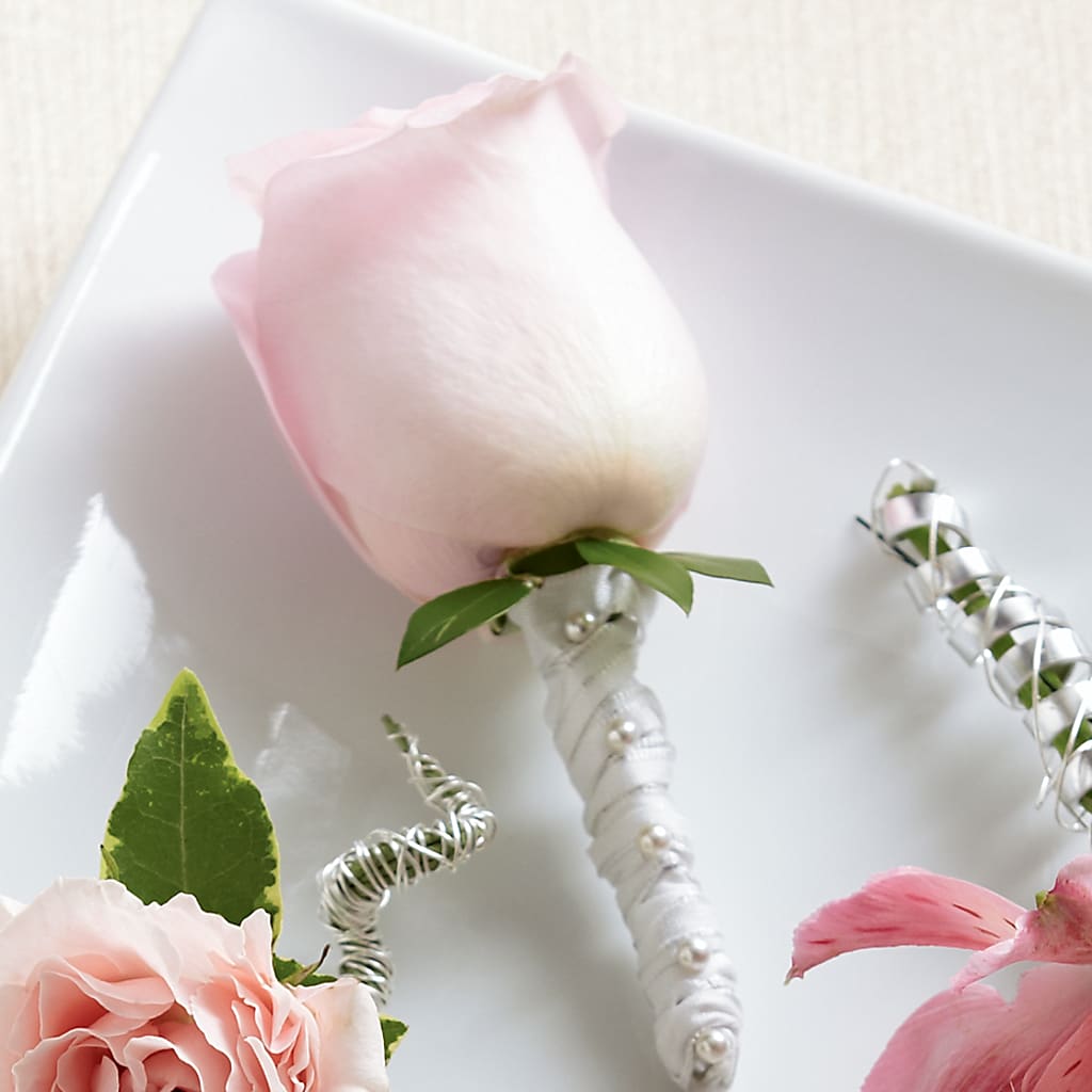 Pink Rose Boutonniere – Loop Flower Studio, Chicago IL