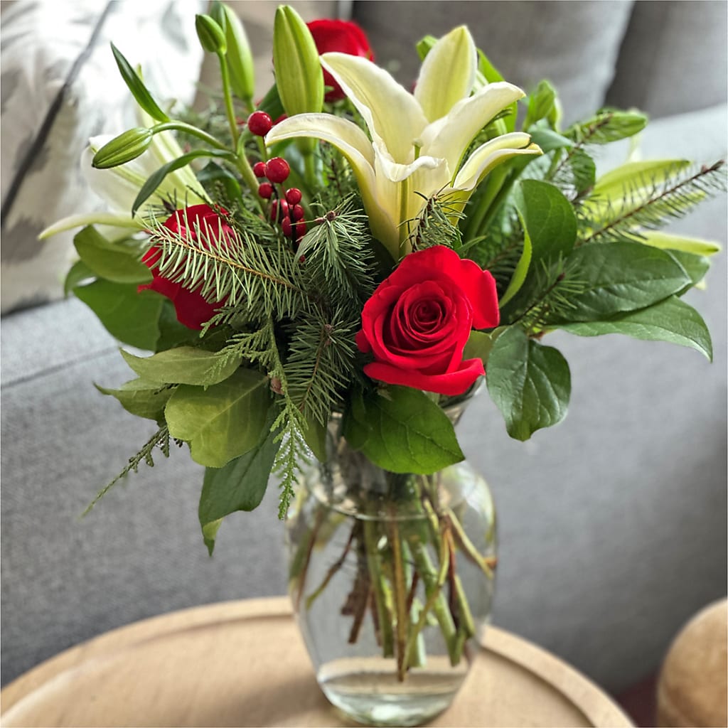Sparkling Snowflakes Bouquet –  Loop Flower Studio, Chicago IL