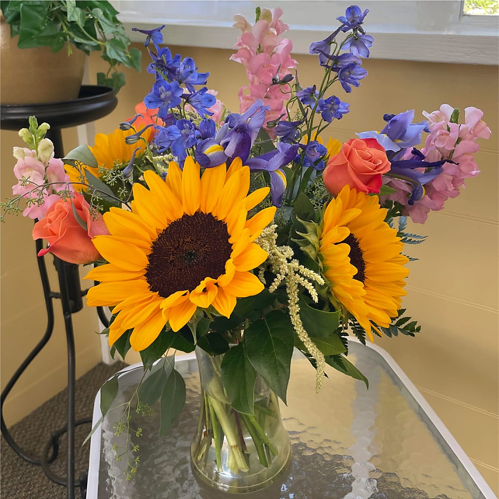 Rays of Life Bouquet –  Loop Flower Studio, Chicago IL