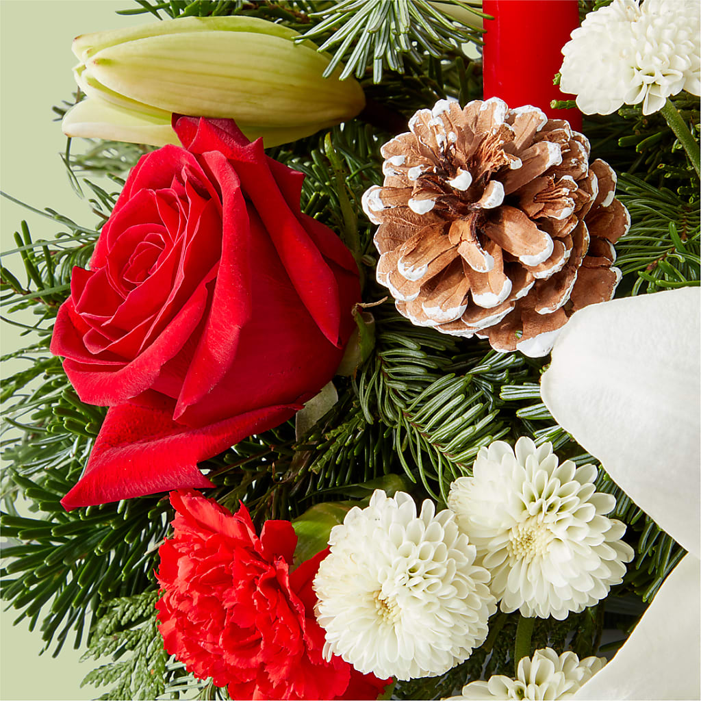 Seasonal Festivities Centerpiece –  Loop Flower Studio, Chicago IL