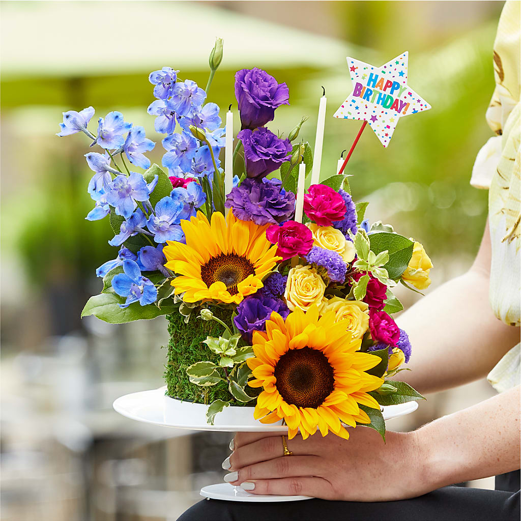 Star of the Day Floral Cake –  Loop Flower Studio, Chicago IL
