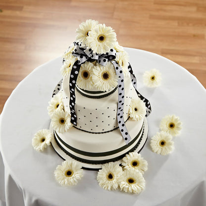 Simple Sophistication Cake Décor –  Loop Flower Studio, Chicago IL