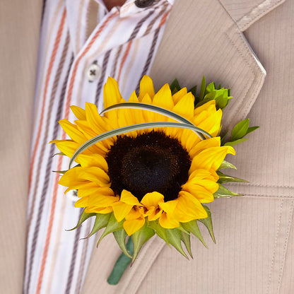 Free Spirit Boutonniere –  Loop Flower Studio, Chicago IL
