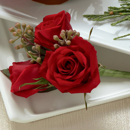 Red Spray Rose Boutonniere –  Loop Flower Studio, Chicago IL